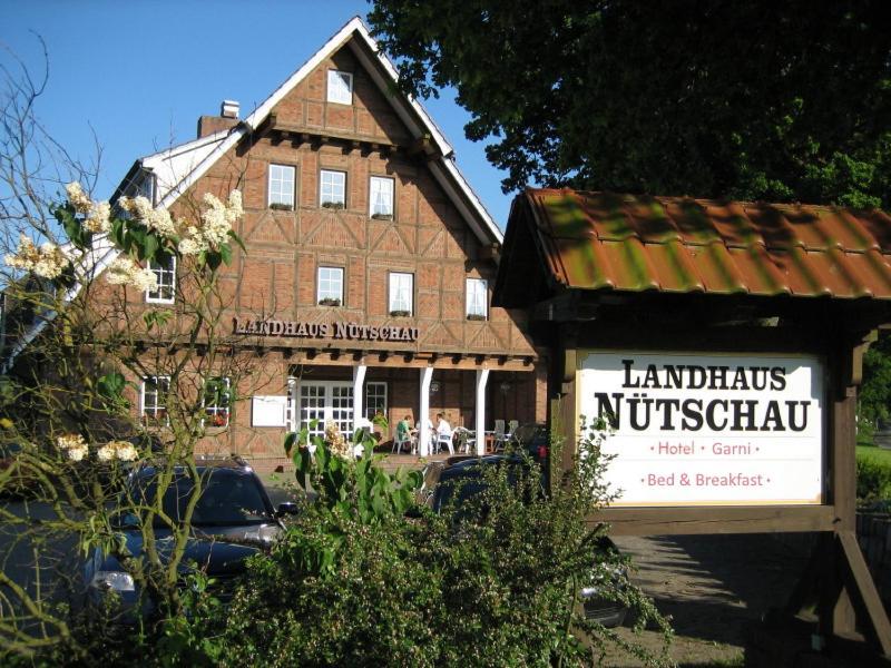 Landhaus Nuetschau Bed & Breakfast Bad Oldesloe Exterior photo